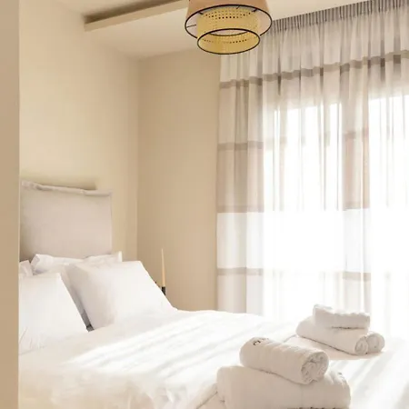 Olive Boutique * Larissa