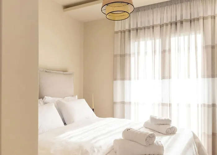 Olive Boutique * Larissa